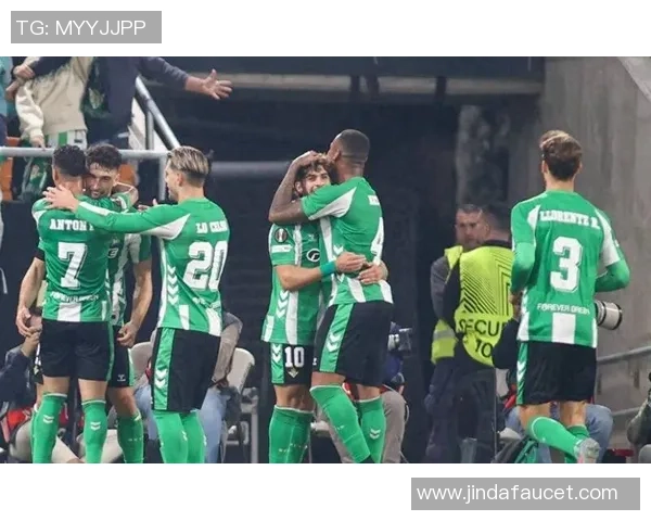 安东尼状态火热连续助攻四球带领球队顺利晋级欧联八强 安东尼状态火热连续助攻四球带领球队顺利晋级欧联八强